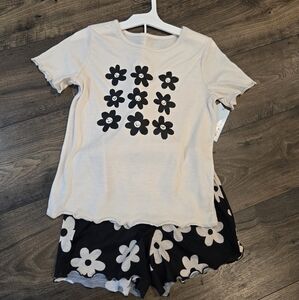 Cat & Jack Girls Pajama Set - Flower Print Short Sleeve And Shorts NWT